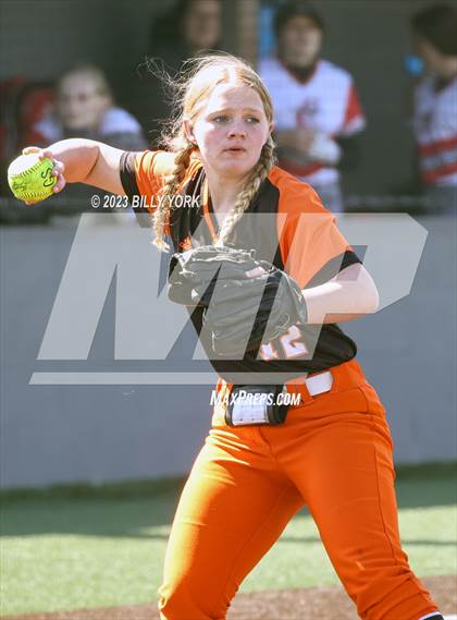 Thumbnail 3 in Grand Saline vs Chisum photogallery.