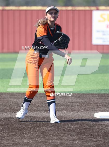 Thumbnail 2 in Grand Saline vs Chisum photogallery.