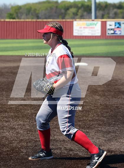 Thumbnail 2 in Grand Saline vs Chisum photogallery.