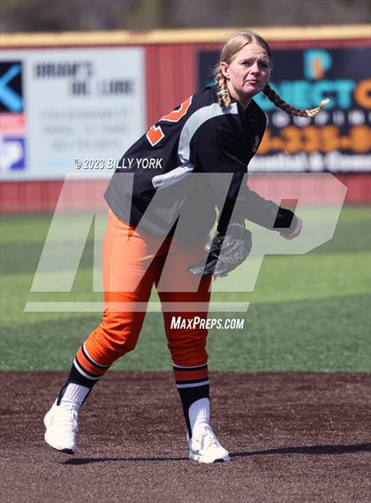Thumbnail 3 in Grand Saline vs Chisum photogallery.