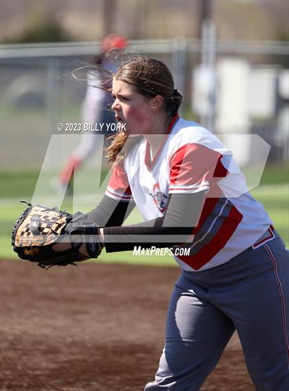 Thumbnail 1 in Grand Saline vs Chisum photogallery.