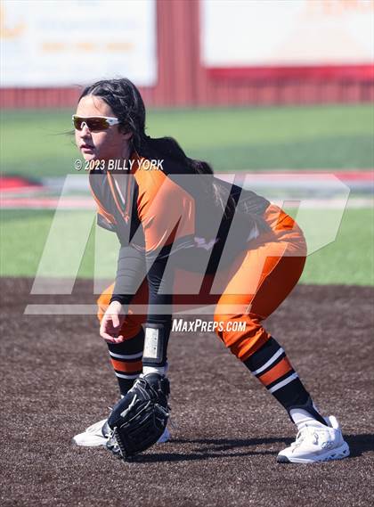 Thumbnail 2 in Grand Saline vs Chisum photogallery.