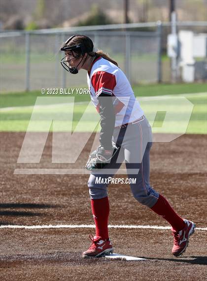Thumbnail 1 in Grand Saline vs Chisum photogallery.