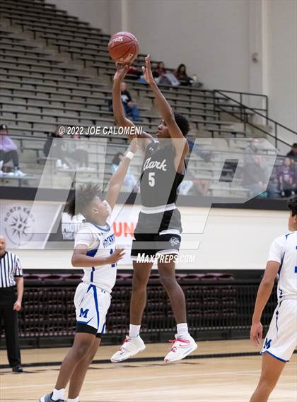 Thumbnail 3 in MacArthur [Douglas] vs Clark photogallery.