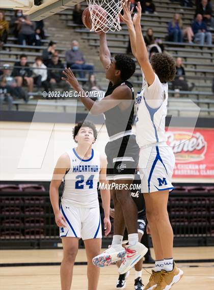 Thumbnail 3 in MacArthur [Douglas] vs Clark photogallery.