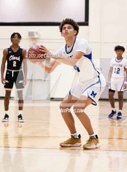 Thumbnail 3 in MacArthur [Douglas] vs Clark photogallery.
