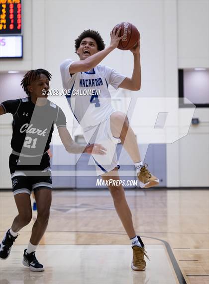 Thumbnail 1 in MacArthur [Douglas] vs Clark photogallery.