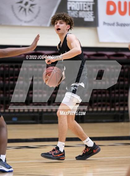 Thumbnail 3 in MacArthur [Douglas] vs Clark photogallery.