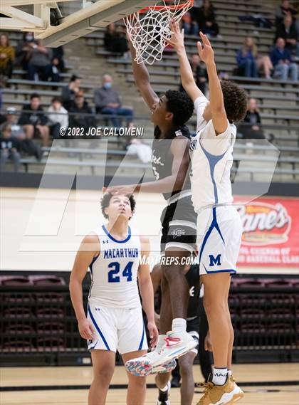 Thumbnail 1 in MacArthur [Douglas] vs Clark photogallery.