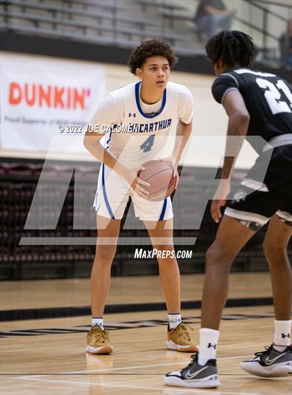Thumbnail 3 in MacArthur [Douglas] vs Clark photogallery.