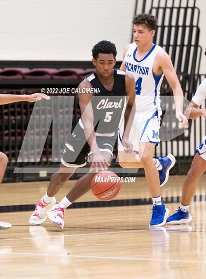 Thumbnail 1 in MacArthur [Douglas] vs Clark photogallery.