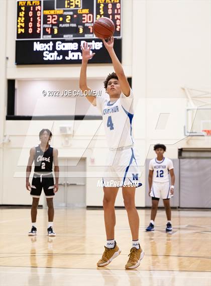 Thumbnail 1 in MacArthur [Douglas] vs Clark photogallery.
