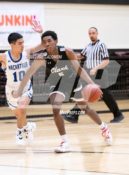 Thumbnail 2 in MacArthur [Douglas] vs Clark photogallery.