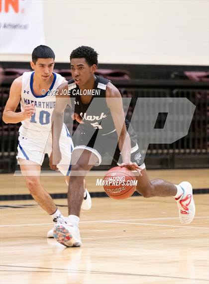 Thumbnail 3 in MacArthur [Douglas] vs Clark photogallery.