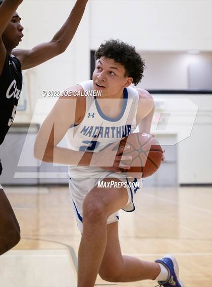 Thumbnail 3 in MacArthur [Douglas] vs Clark photogallery.