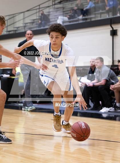 Thumbnail 1 in MacArthur [Douglas] vs Clark photogallery.