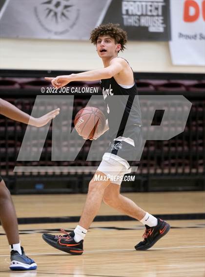 Thumbnail 1 in MacArthur [Douglas] vs Clark photogallery.