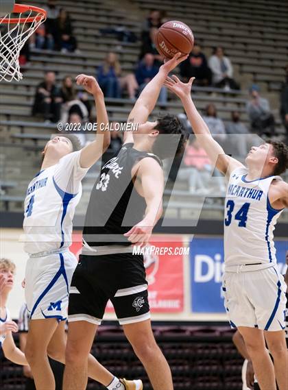 Thumbnail 3 in MacArthur [Douglas] vs Clark photogallery.
