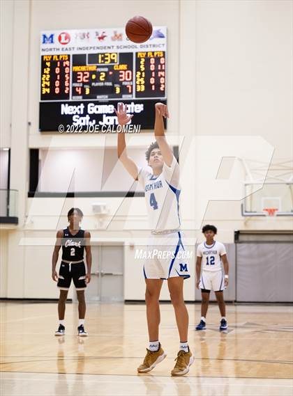 Thumbnail 2 in MacArthur [Douglas] vs Clark photogallery.
