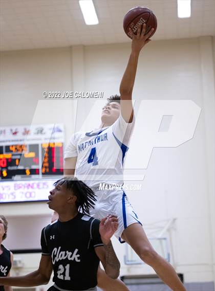 Thumbnail 2 in MacArthur [Douglas] vs Clark photogallery.