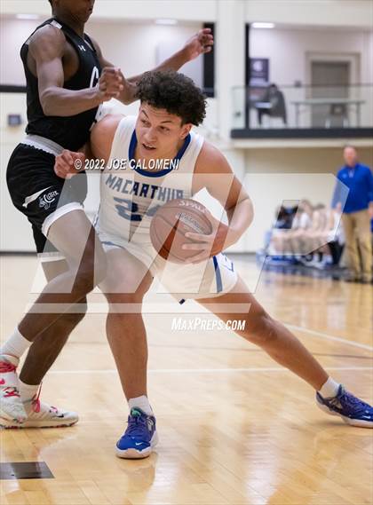 Thumbnail 3 in MacArthur [Douglas] vs Clark photogallery.