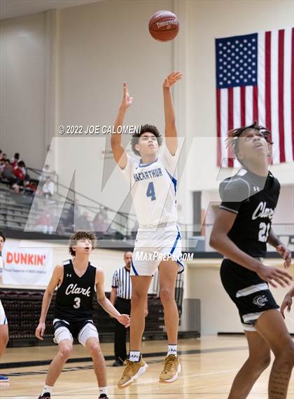 Thumbnail 2 in MacArthur [Douglas] vs Clark photogallery.