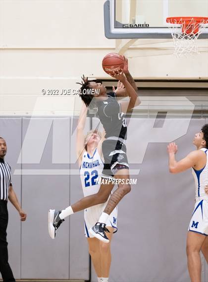 Thumbnail 3 in MacArthur [Douglas] vs Clark photogallery.