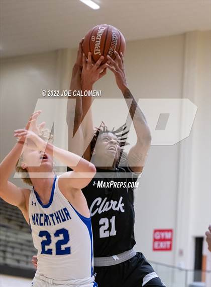 Thumbnail 2 in MacArthur [Douglas] vs Clark photogallery.