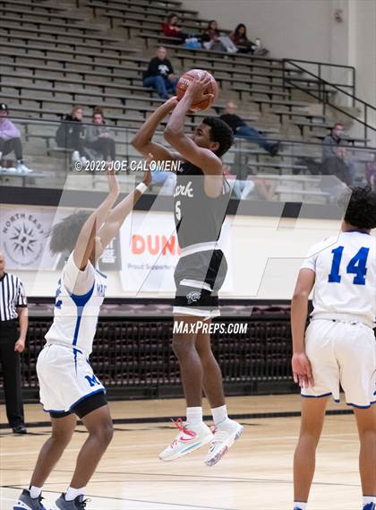 Thumbnail 1 in MacArthur [Douglas] vs Clark photogallery.