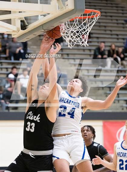 Thumbnail 2 in MacArthur [Douglas] vs Clark photogallery.