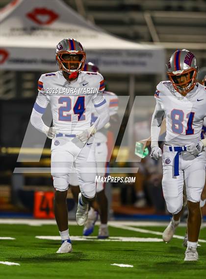 Thumbnail 2 in Bolles vs. Monarch photogallery.