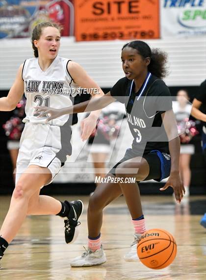 Thumbnail 3 in Oakland @ Valley Christian (CIF State NorCal D5 Playoff) photogallery.