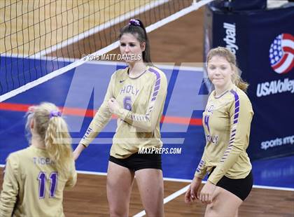 Thumbnail 2 in Silver Creek vs. Holy Family (CHSAA 4A Playoff) photogallery.