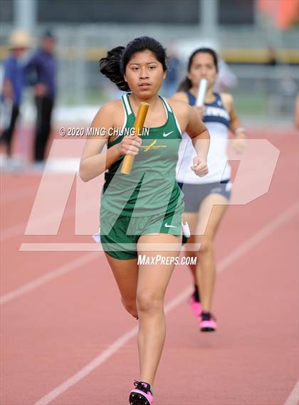 Thumbnail 3 in Earl Engman Relays (Distance Medley 1) photogallery.