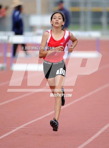 Thumbnail 3 in Earl Engman Relays (Distance Medley 1) photogallery.
