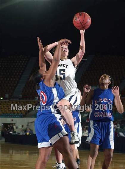 Thumbnail 2 in Legacy vs. Fountain-Fort Carson (5A Quarterfinals) photogallery.