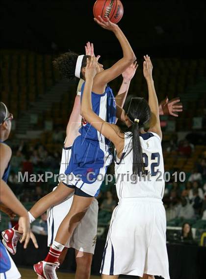 Thumbnail 3 in Legacy vs. Fountain-Fort Carson (5A Quarterfinals) photogallery.