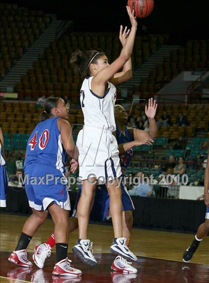 Thumbnail 3 in Legacy vs. Fountain-Fort Carson (5A Quarterfinals) photogallery.