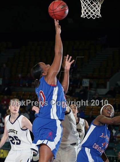 Thumbnail 3 in Legacy vs. Fountain-Fort Carson (5A Quarterfinals) photogallery.