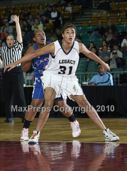 Thumbnail 2 in Legacy vs. Fountain-Fort Carson (5A Quarterfinals) photogallery.