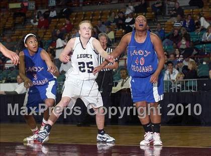Thumbnail 2 in Legacy vs. Fountain-Fort Carson (5A Quarterfinals) photogallery.