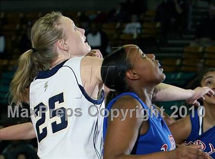 Thumbnail 3 in Legacy vs. Fountain-Fort Carson (5A Quarterfinals) photogallery.