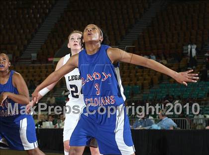 Thumbnail 3 in Legacy vs. Fountain-Fort Carson (5A Quarterfinals) photogallery.