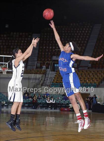 Thumbnail 2 in Legacy vs. Fountain-Fort Carson (5A Quarterfinals) photogallery.