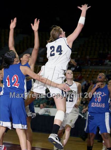 Thumbnail 1 in Legacy vs. Fountain-Fort Carson (5A Quarterfinals) photogallery.