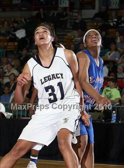 Thumbnail 2 in Legacy vs. Fountain-Fort Carson (5A Quarterfinals) photogallery.