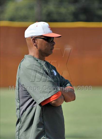 Thumbnail 2 in JSerra Catholic vs. Poly (CIF SS D1 Playoffs) photogallery.