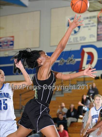 Thumbnail 3 in Monterey Trail vs. Capital Christian (Bulldog Winter Classic) photogallery.