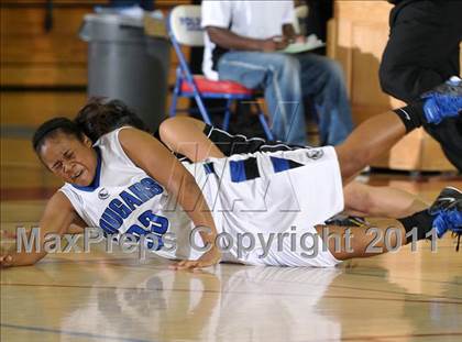 Thumbnail 3 in Monterey Trail vs. Capital Christian (Bulldog Winter Classic) photogallery.