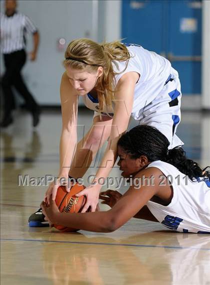 Thumbnail 2 in Monterey Trail vs. Capital Christian (Bulldog Winter Classic) photogallery.